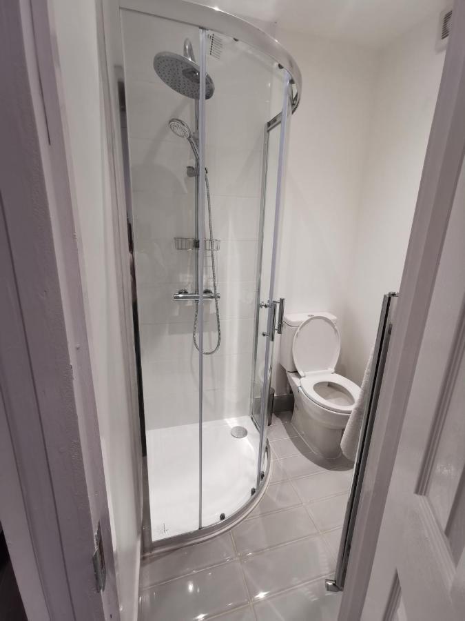 Studio Self Contained Double Bedroom London Luaran gambar