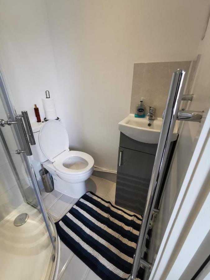 Studio Self Contained Double Bedroom London Luaran gambar